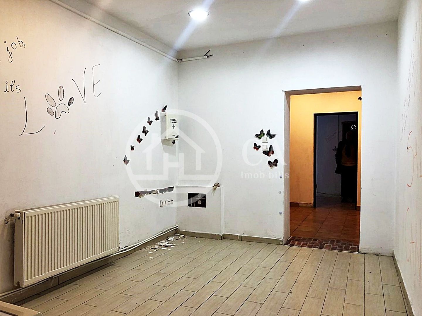 Spatiu comercial de inchiriat cu 3 camere pe Stefan cel Mare, Oradea - Poză 2