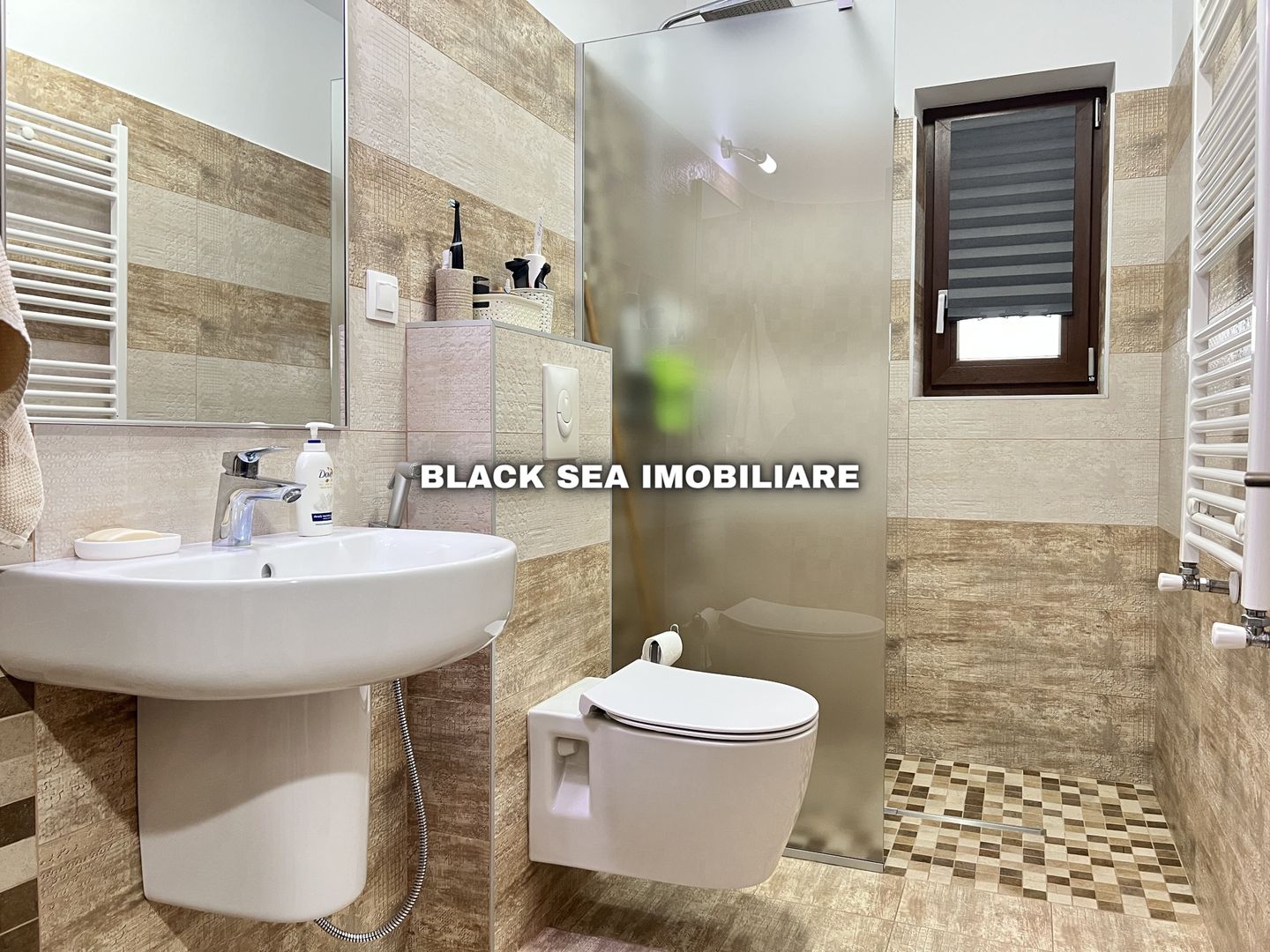 Vila de 7 Camere D+P+1+POD - Curte si garaj, EFORIE NORD Ocazie unica - Poză 10