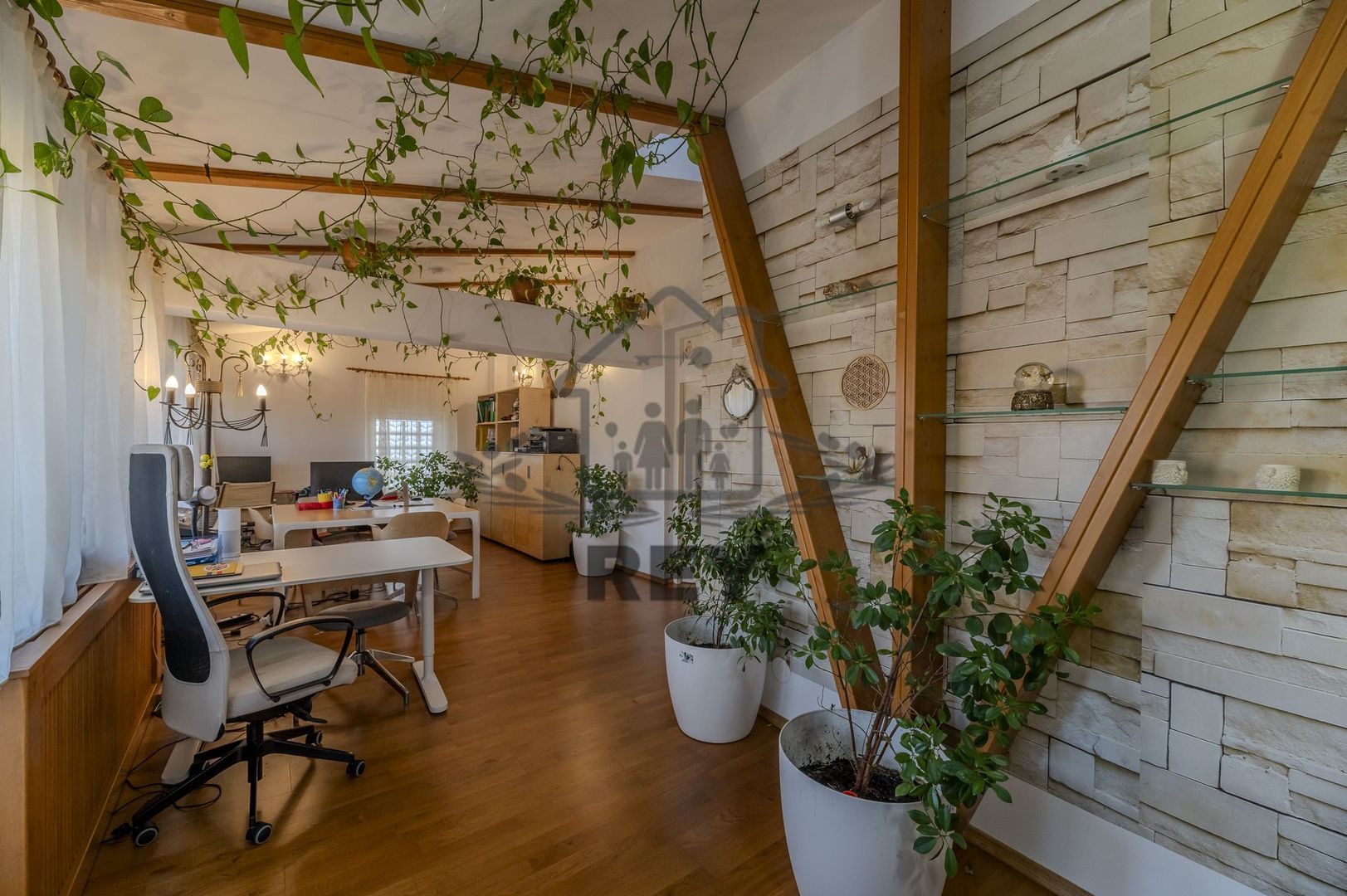 De Vânzare Vila Superba la liziera parcului Sub Arini - Poză 15