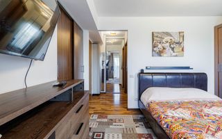 Clădire Modernă, Ideală pentru Locuință sau Afacere, cu Terasă Panoramică - Poză 11