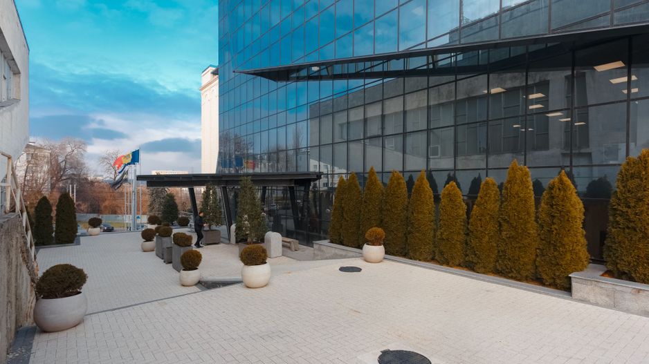 Spațiu Comercial. Business Centrul ROYAL TOWER - Poză 13