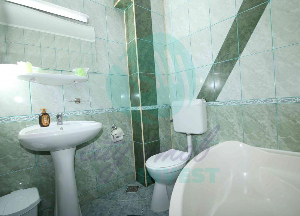 Vila cu 24 de camere cu priveliste superba ideal investitie in PREDEAL - Poză 14