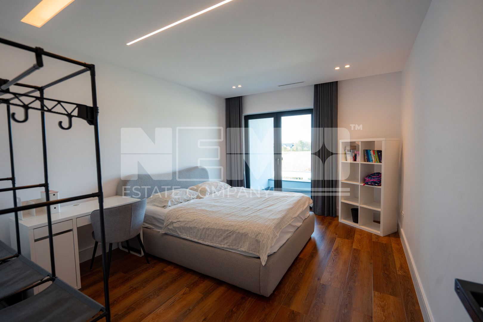Vilă de lux inteligentă | 4 dormitoare |3 băi|1080 mp teren| Rădăuți - Poză 25