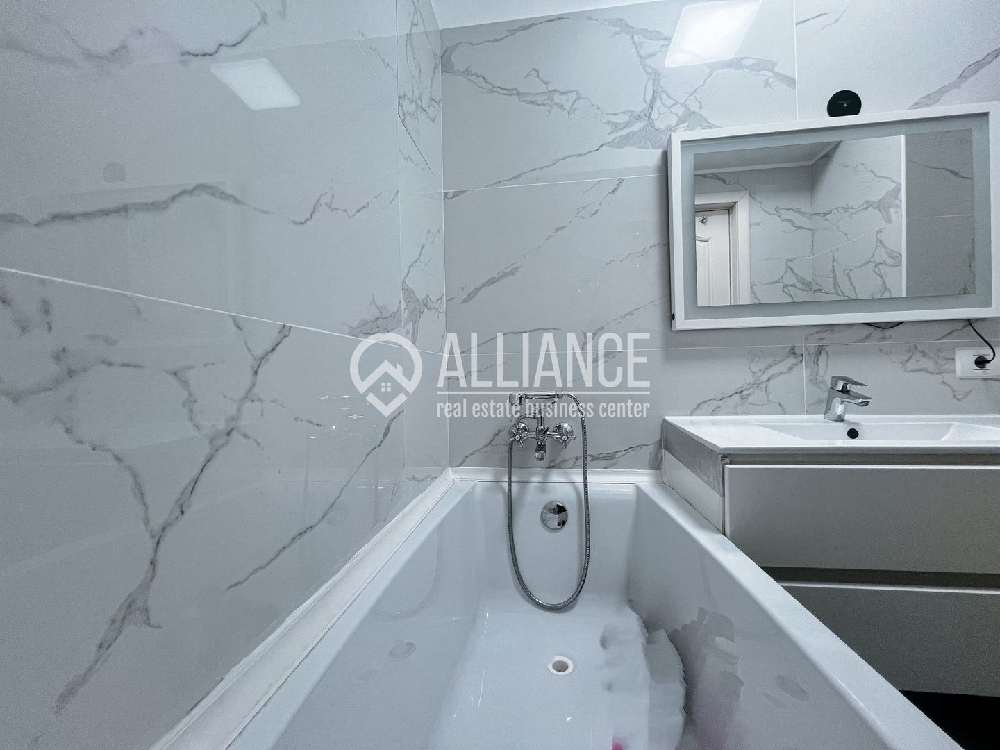 Palazu Mare(COD 05) - Apartament 3 camere| Parcare acoperită | Lac - Poză 19