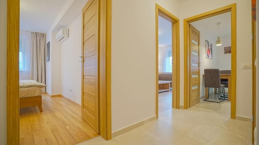 Apartament 2 camere, Urban Coresi , Premium ,Terasa MARE - Poză 9