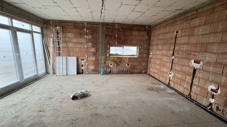 Duplex cu 3 camere, 80 mp utili Mosnita Veche - Poză 3