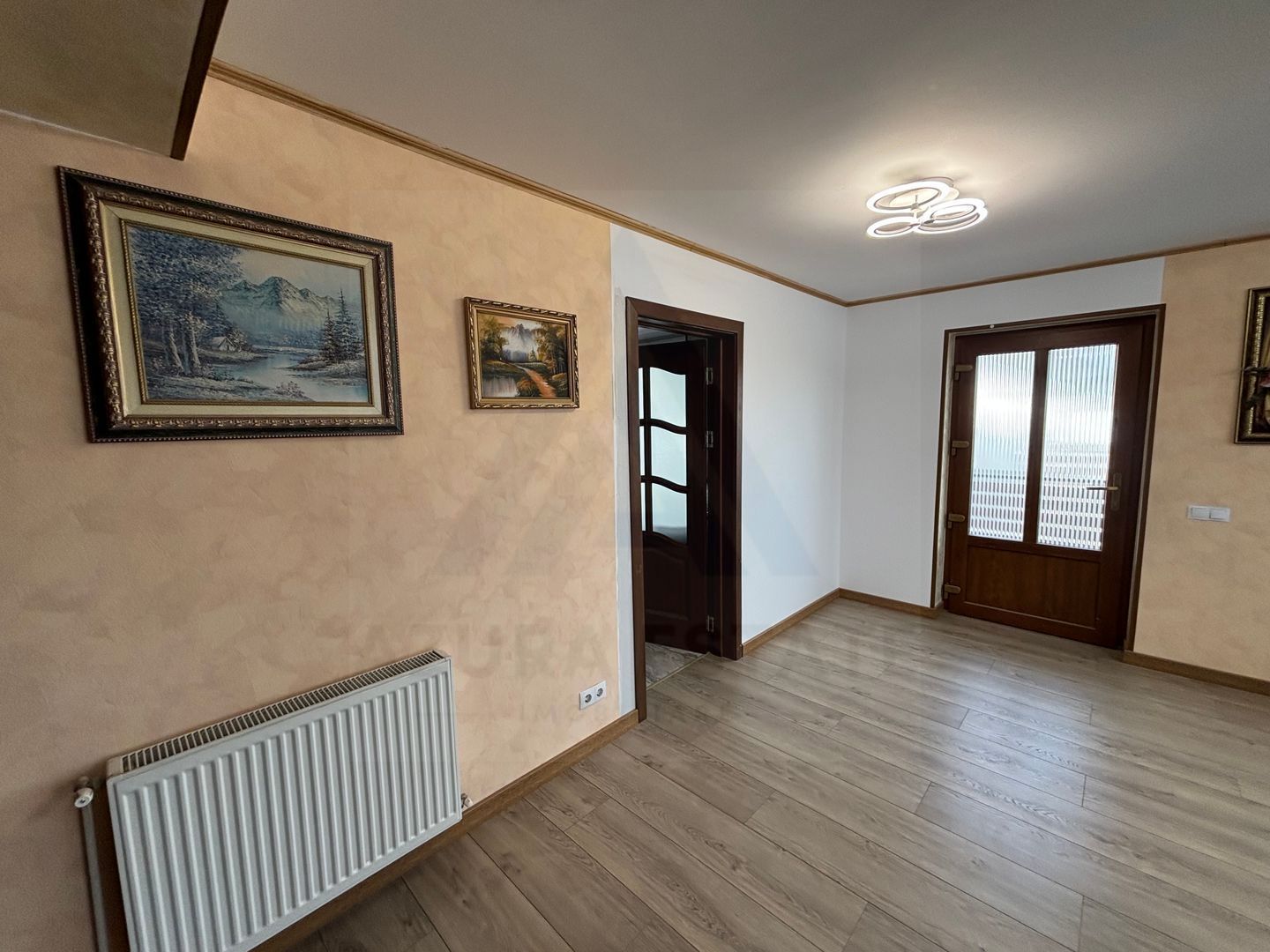 Casa la cheie 5 camere 250 mp curte libera 4 bai P+1+M Arhitectilor - Poză 15