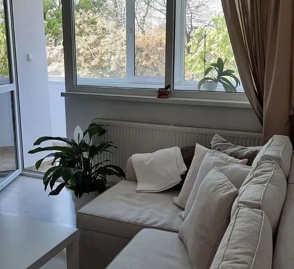 AP. 2 CAMERE TEI, BLOC REABILITAT, BUCATARIE INCHISA, MOBILAT MODERN - Poză 3