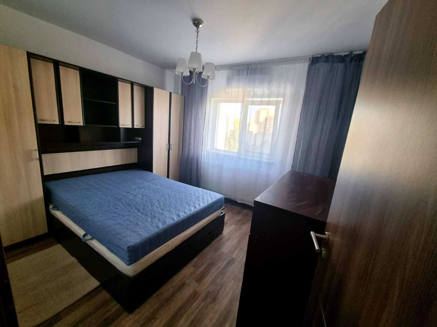 2 camere -54 mp- Mega Mall - Poză 3