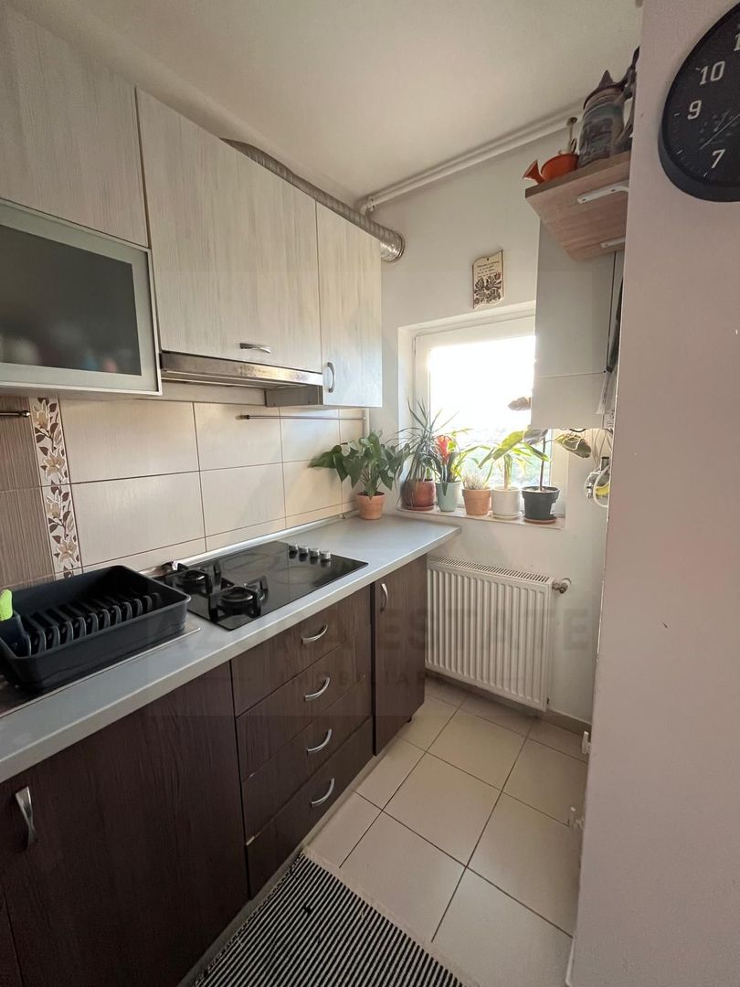 Apartament 3 camere 2 balcoane bucatarie inchisa in zona Strand II - Poză 8
