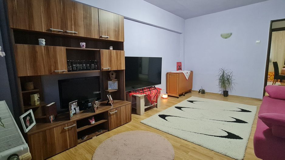 Apartament 2 camere decomandat insorit semimobilat Calea Bucuresti - Poză 3