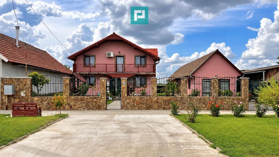 Casă spatioasă în Macea, județul Arad - Poză 1