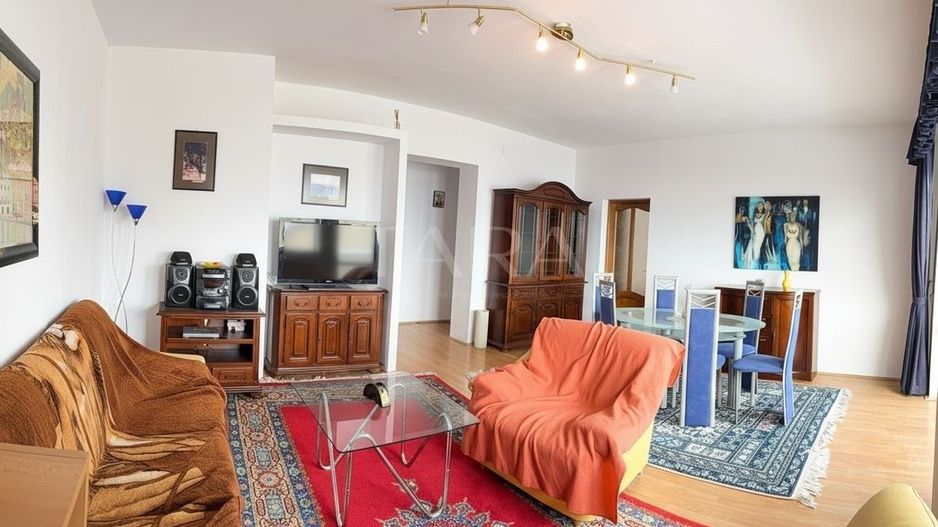 Apartament spațios, mobilat modern, cu parcare și garaj– zona Câmpului - Poză 2