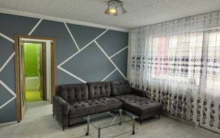 Inchiriez ap. 2 cam pe Pietonala Corvin, et. 4,acoperit, clima, balcon - Poză 3