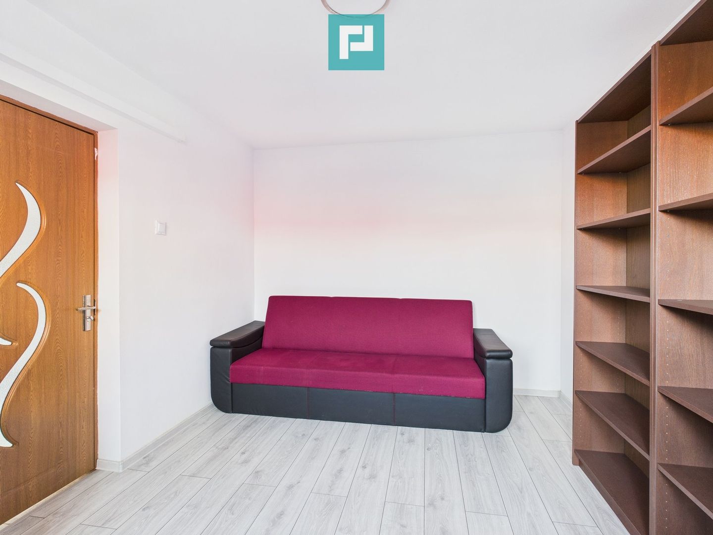 Casă spațioasă cu 4 camere în Vladimirescu - Poză 13