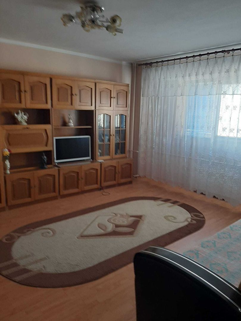 BRASADAS închiriază ap 2 cam Et 6/8 zona Unirii - Poză 2