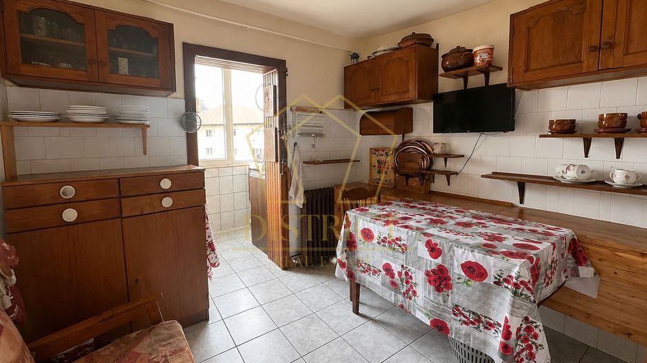 Apartament cu 3 camere decomandat | Calea Sagului - Poză 9