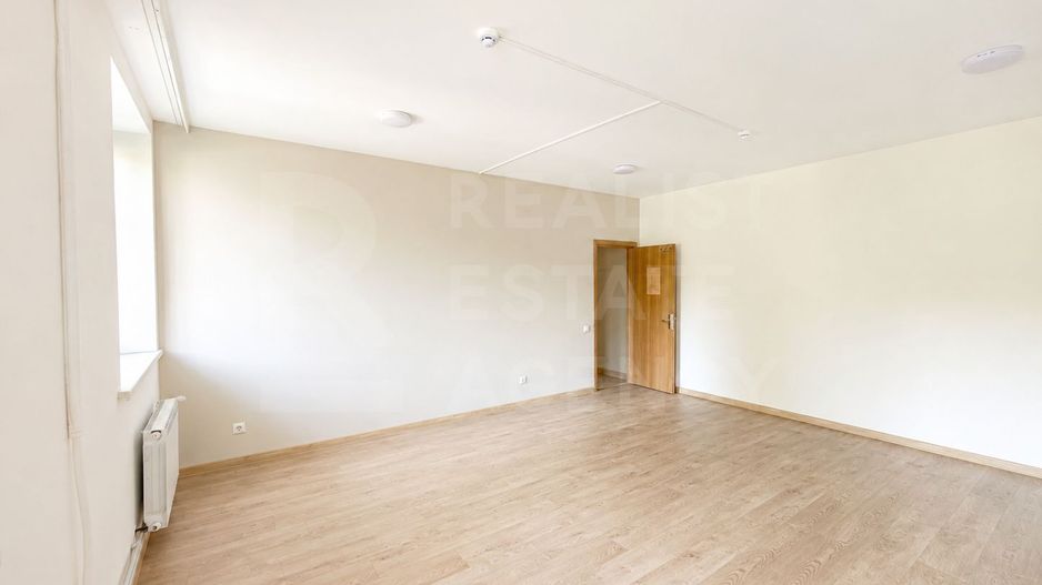 Chirie spatiu comercial/birou 79.9 mp, str. Alexandr Puşkin, Rîșcani - Poză 3