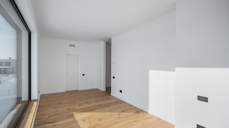 Vila 6 camere in Amber Forest - Poză 12