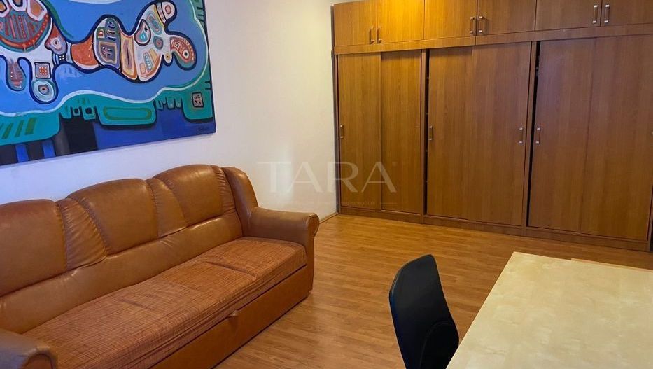 Apartament cu 2 camere de vânzare în Florilor, Floresti - Poză 1