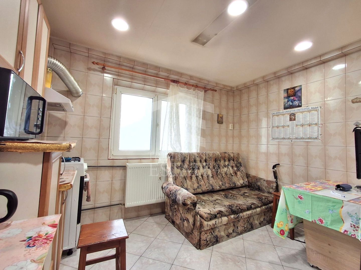 De Vanzare Apartament cu  3 camere  zona Mall Vitan - Poză 9
