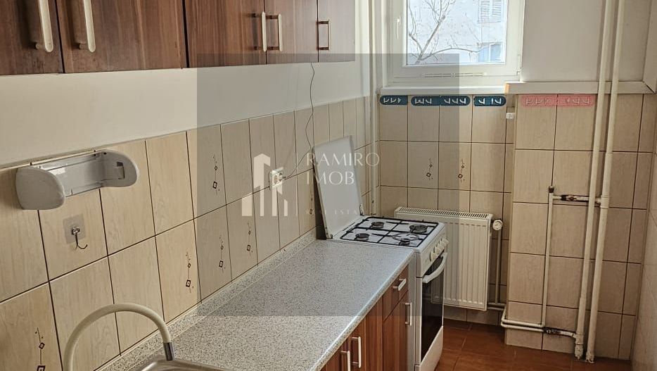 Garsoniera renovata 35 mp/ Metrou 1 decembrie la 3 minute - Poză 6