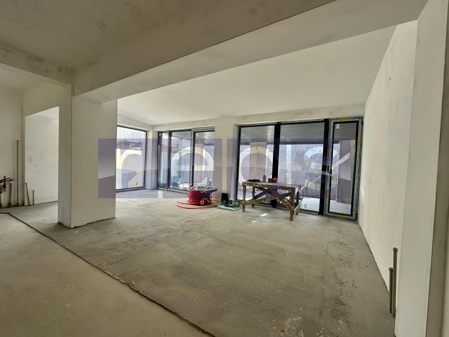 Vila 4 camere | Curte |  Zona Barbu Vacarescu  | Loc de parcare | - Poză 9