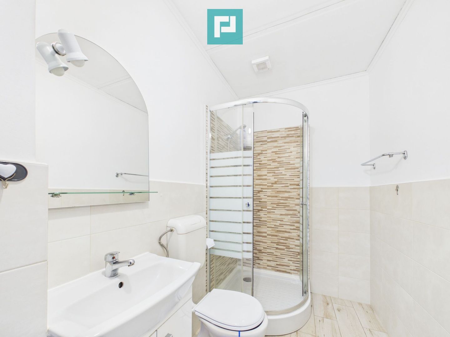 Casă cu 2 apartamente în Grădiște - Poză 12