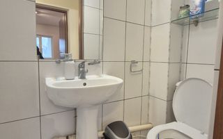 Etaj intermediar/3Camere/Decomandat/2Bai!/Bloc din 1984/Nicolina Prima Statie! - Poză 8