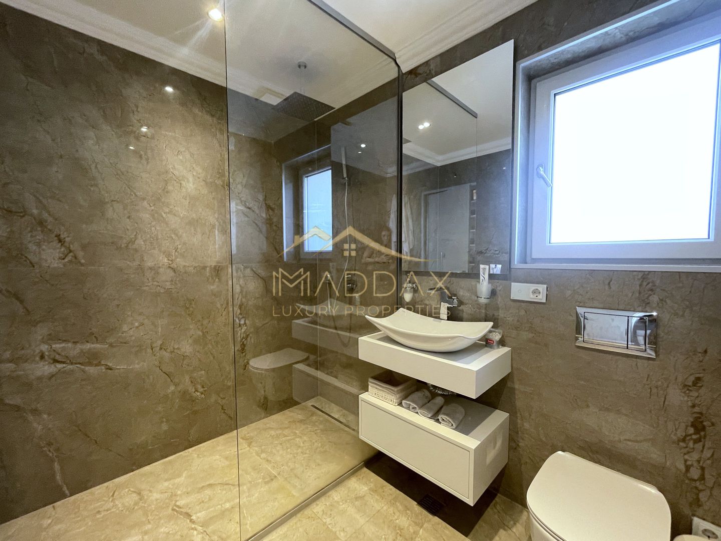 4 rooms apartment - 122 sqm *Furnished*/ 1 Parking / Floreasca - Poză 28