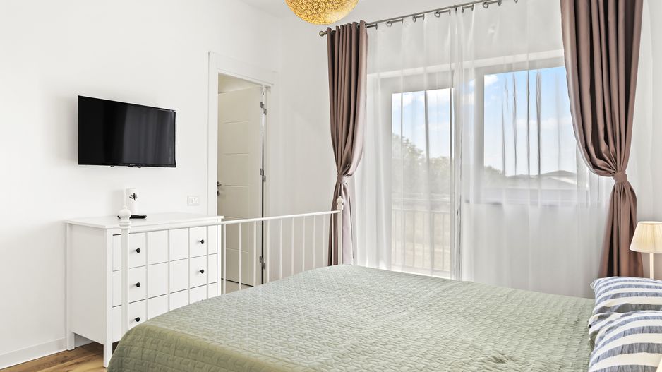 PORUMBESCU RESIDENCE | Vila Green + Renault Clio Evolution E-Tech Hybrid 2024 - Poză 20