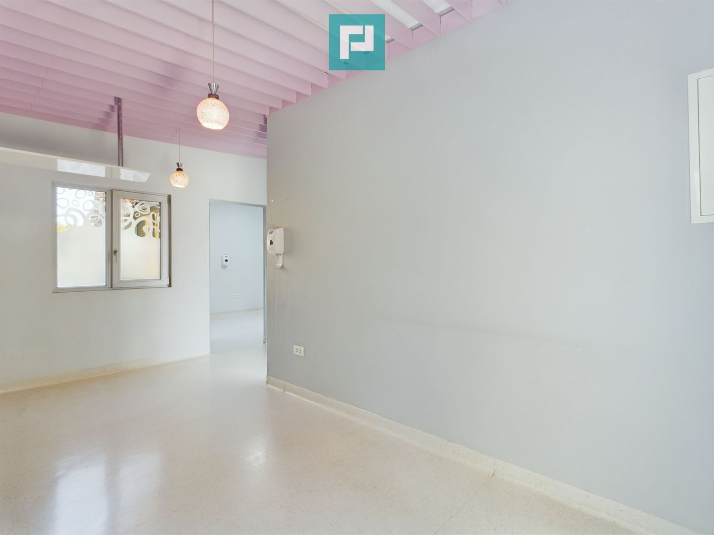 Vilă cu destinație multiplă situată ultracentral - Poză 3