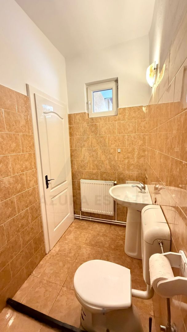 Spatiu comercial 80 mp utili 2 incaperi grup sanitar in Strand - Poză 7