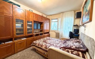 Apartament cu 3 camere pe Aleea Padin ! - Poză 2