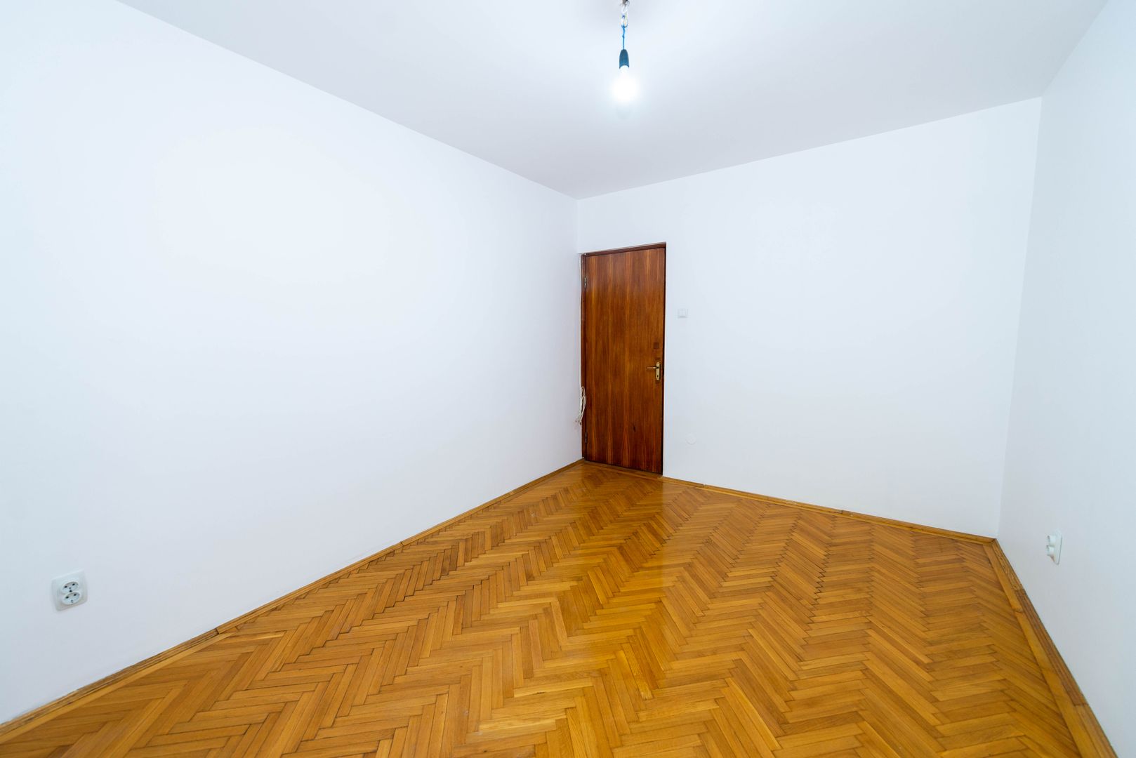 Apartament 3 camere decomandat, 88 mp, an 1982, Piata 1 Mai, Victoriei - Poză 3