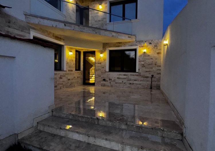 Casa de inchiriat |5 camere | 3 bai |nemobilata | prima inchiriere - Poză 2