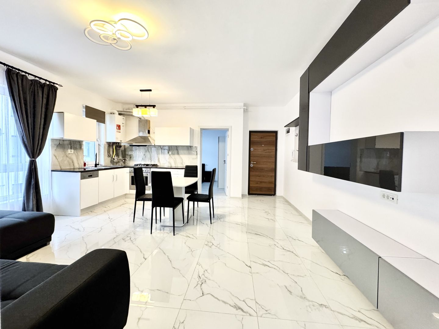 Luminos și modern: Apartament cu 3 camere în Braytim - Poză 1