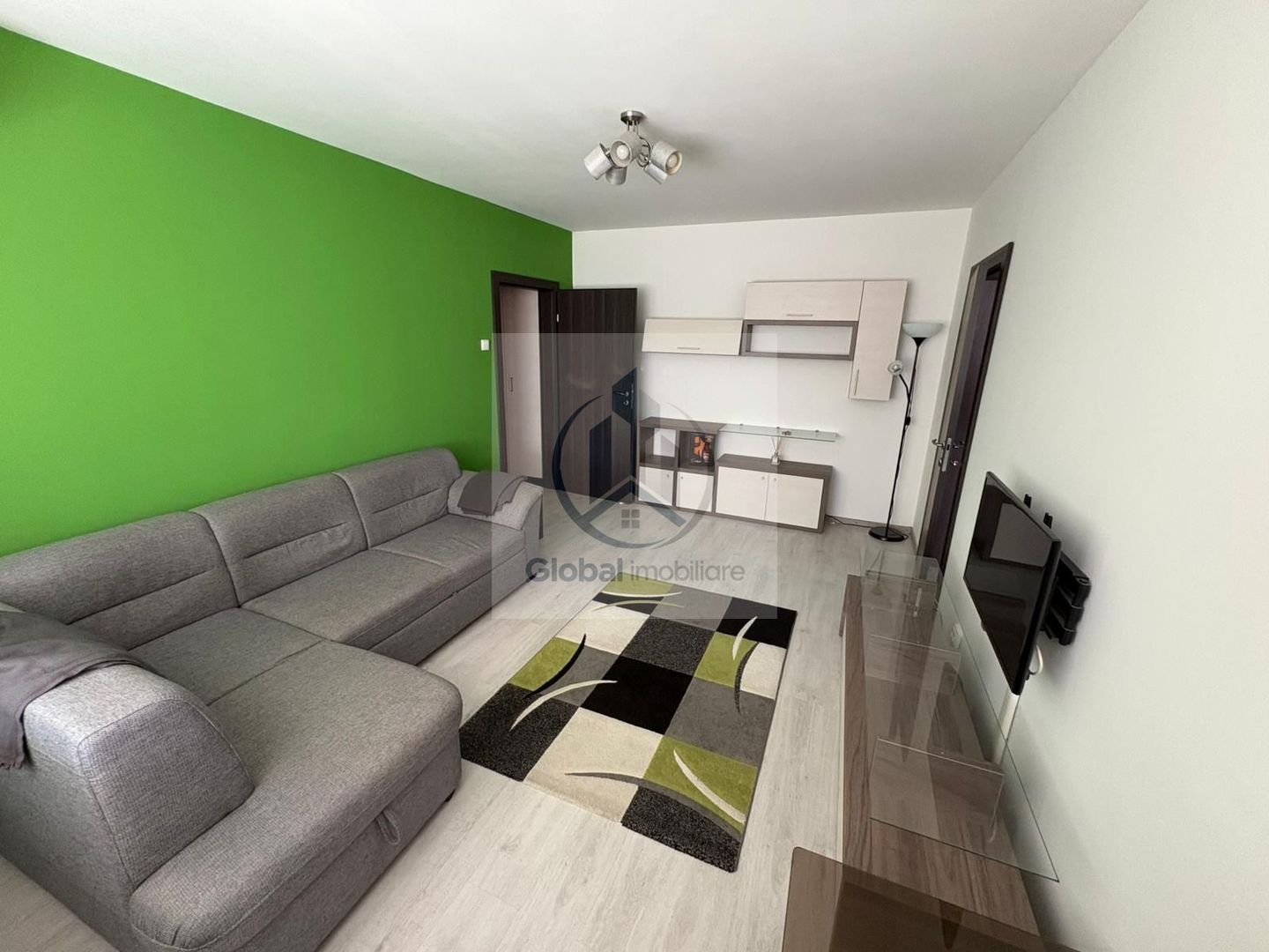 Inchiriere apartament - Poză 1