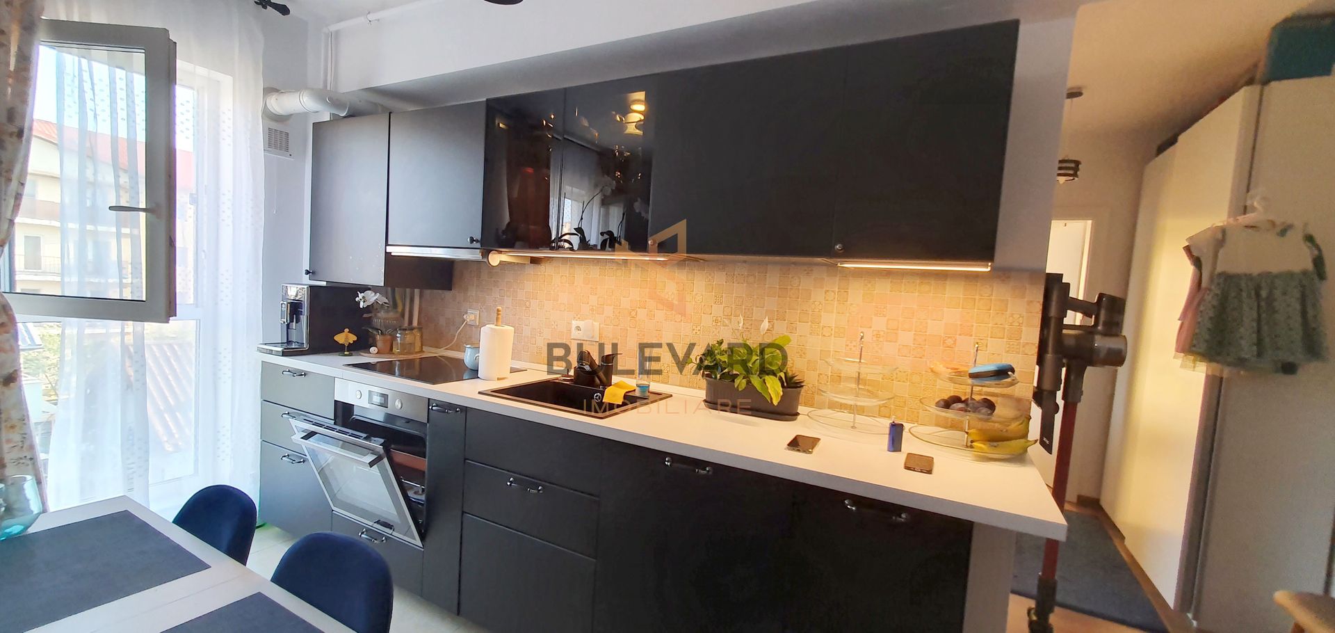 Apartament cu 3 camere, zona strazii Eroilor! - Poză 3