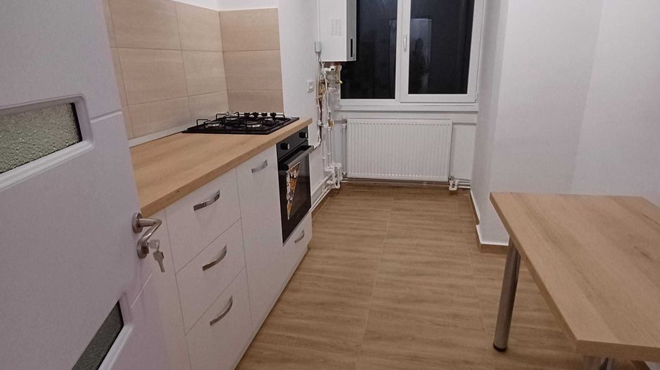 Apartament  2 cam, Micro 16,et 4,renovat toatal - Poză 2