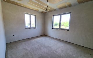 De vanzare casa semifinisata 3 camere, 608mp teren, Recea - Poză 4