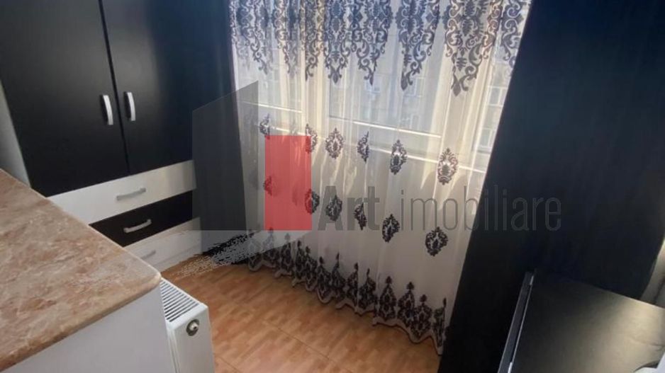 Apartament 2 camere Moinesti - Poză 3