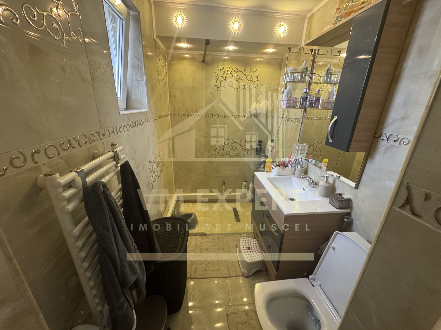 APARTAMENT 3 CAMERE ETAJ 3 VISOI - Poză 8