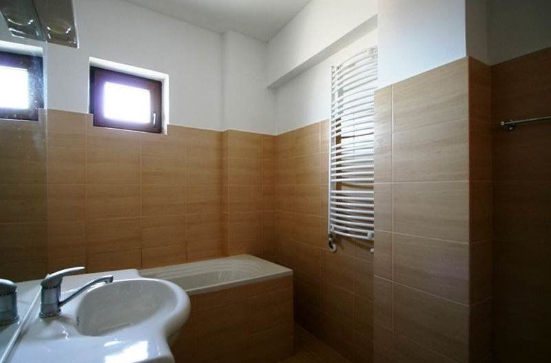 Apartament cu 2 camere de închiriat - Poză 14