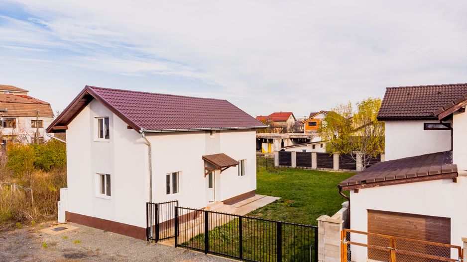 Vilă cu 3 camere la cheie în Bujac - Poză 1