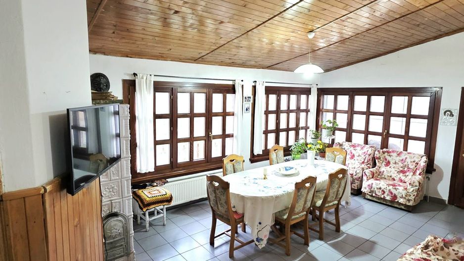 DE VANZARE CASA 5CAMERE ZONA CENTRALA TALMACIU - Poză 9