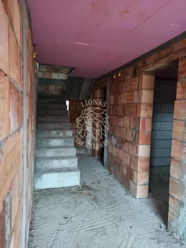 Casa la rosu 212 mp-terasa 25 mp-balcon 11 mp-teren 1034 mp-Teaca - Poză 7