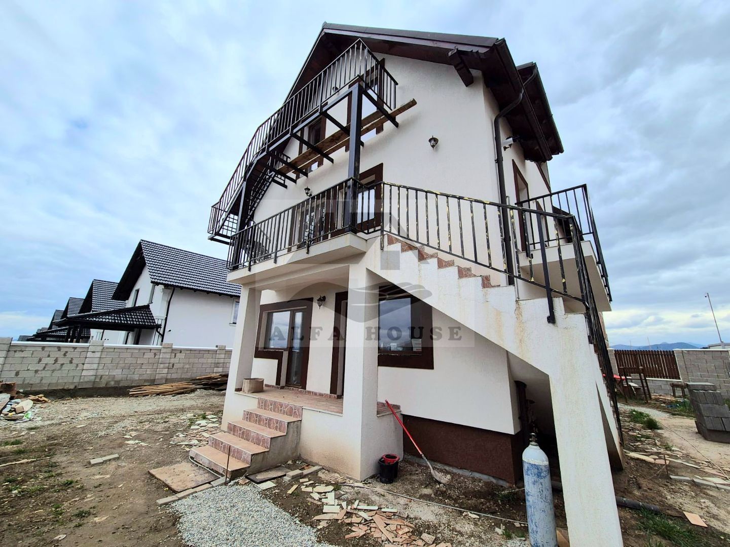 Casa individuala, 213 mp - 2 Aparatmente separate, Brasov - Sanpetru - Poză 3