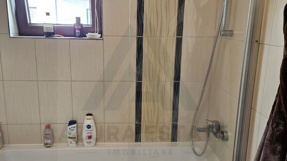 Apartament modern 3 camere baie cu geam parcare privata pe Dna Stanca - Poză 10