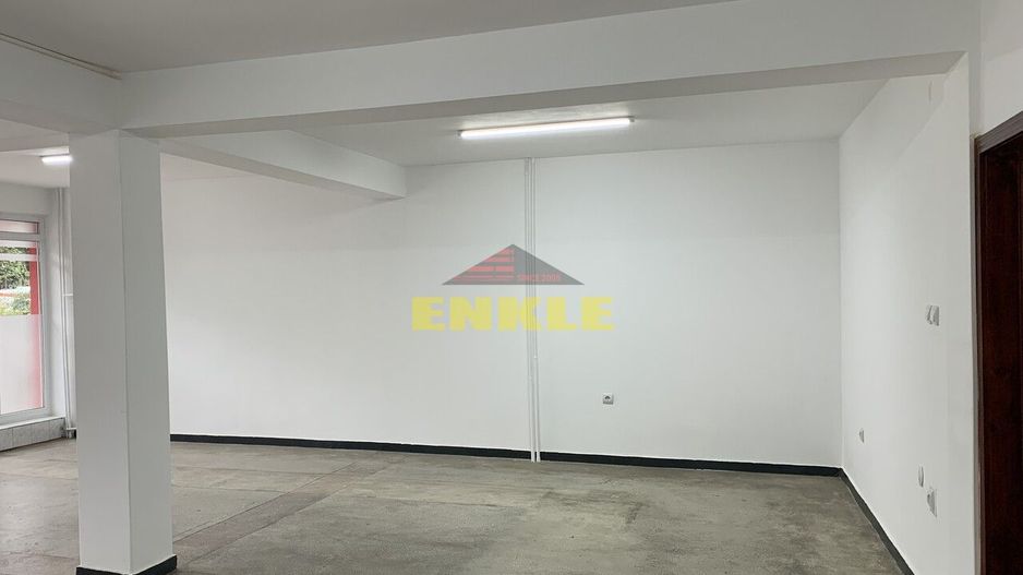Spatiu Comercial, zona Bulevard . Pret 750€ - Poză 3